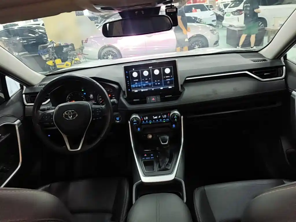 Toyota Wildlander 2022 2.0L CVT Luxury