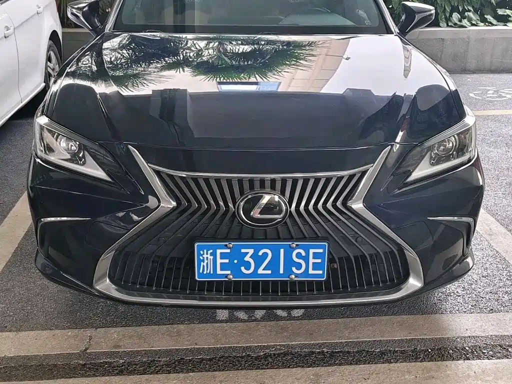 Lexus ES — миниатюра 2