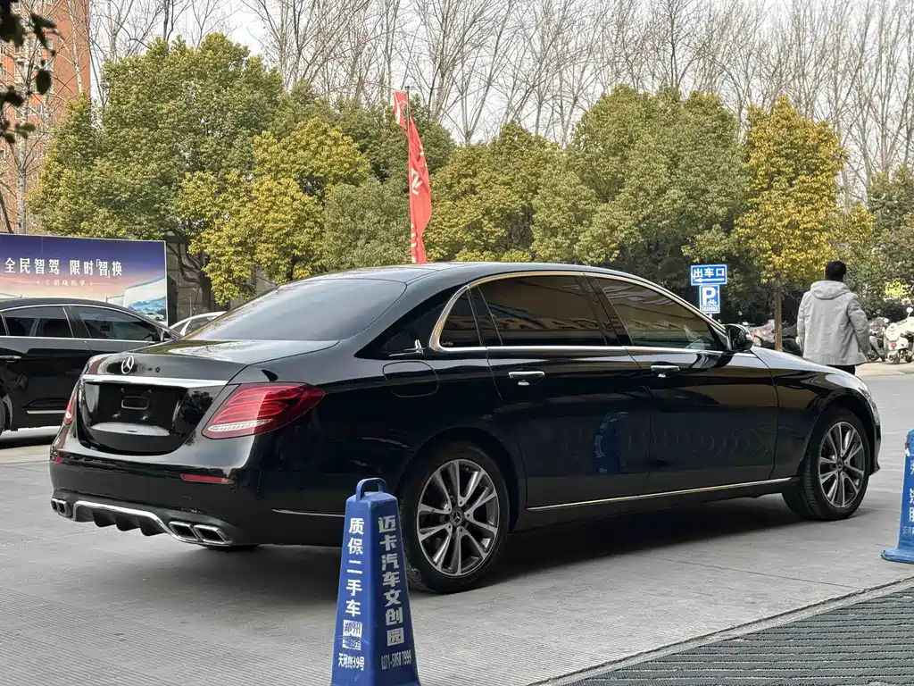 MERCEDES-BENZ E CLASS