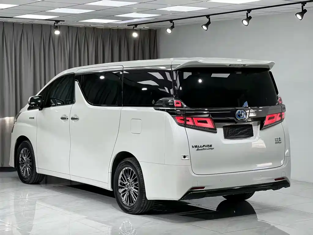 Toyota Vellfire 2019 2.5L HV Luxury