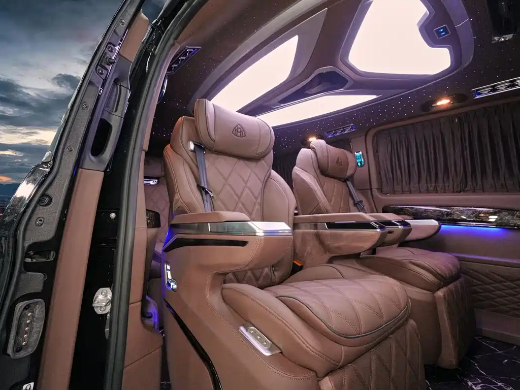 Mercedes-Benz Vito 2024 2.0T Elite 7 мест