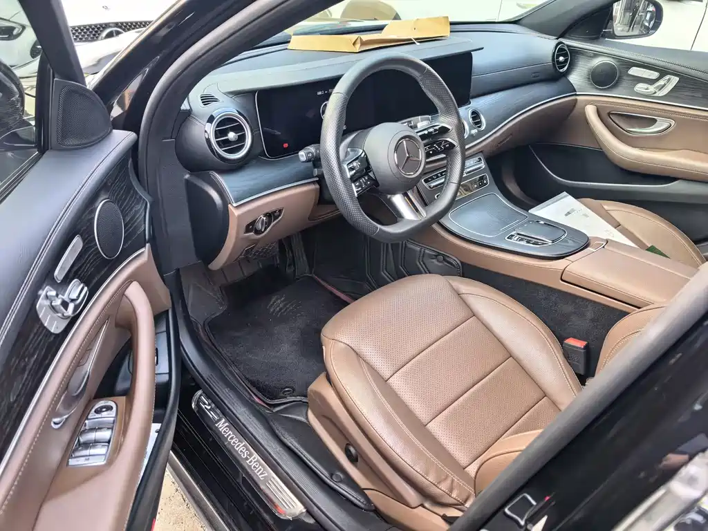 Mercedes-Benz E-Class — миниатюра 11