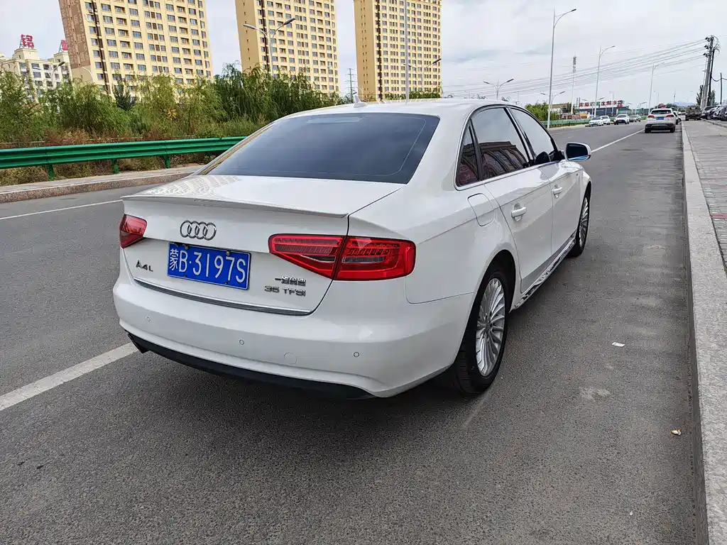 Audi A4L 2015 35 TFSI AT