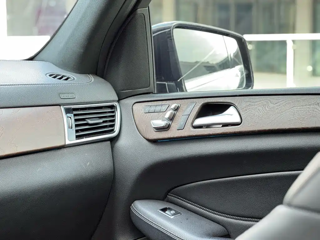 Mercedes-Benz GLS — миниатюра 14