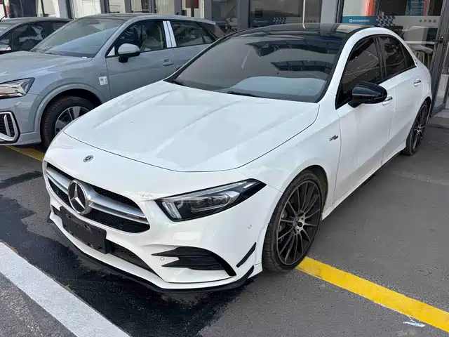 MERCEDES-BENZ A CLASS AMG 2023