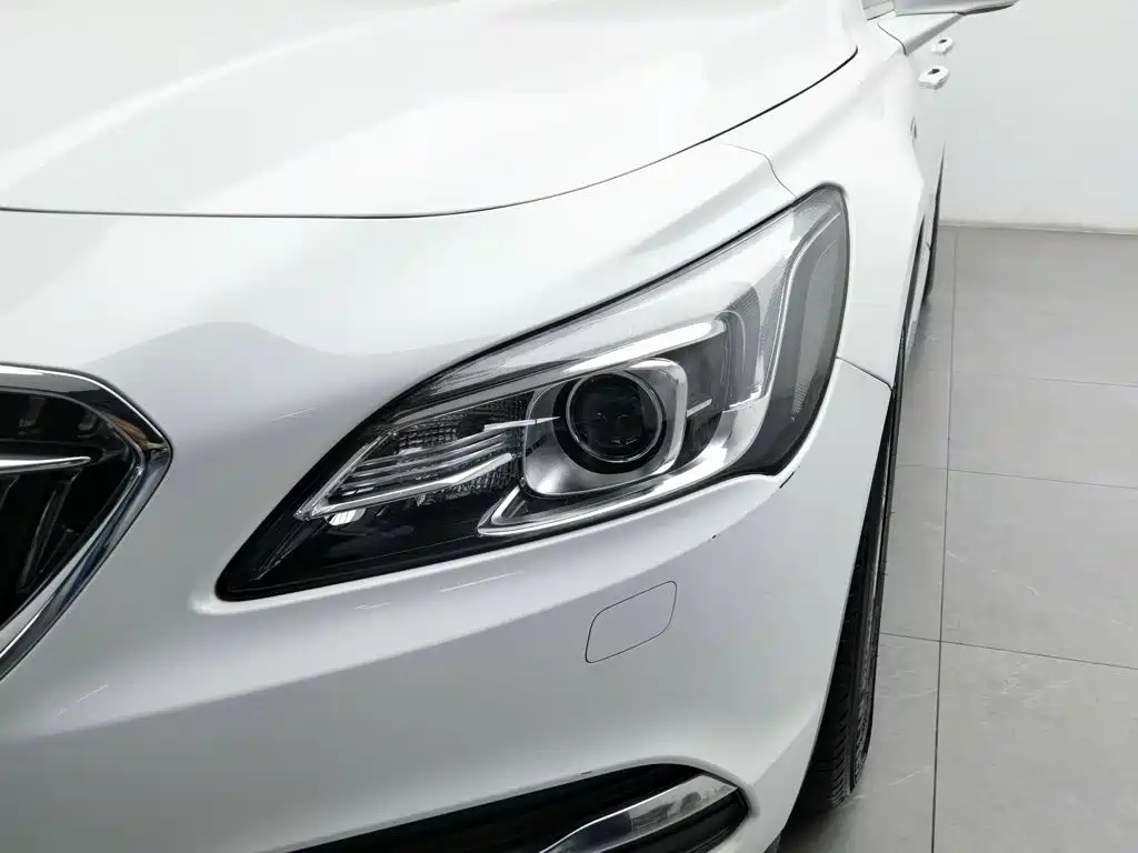 Buick LaCrosse — миниатюра 7