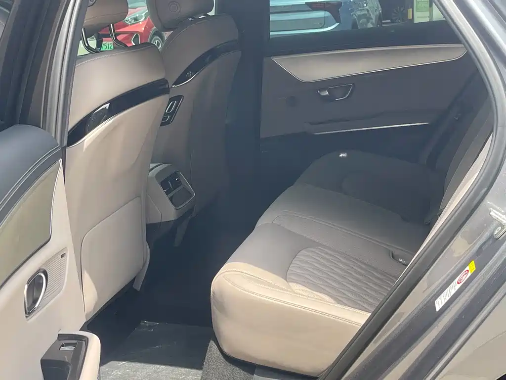 BYD Han — миниатюра 11