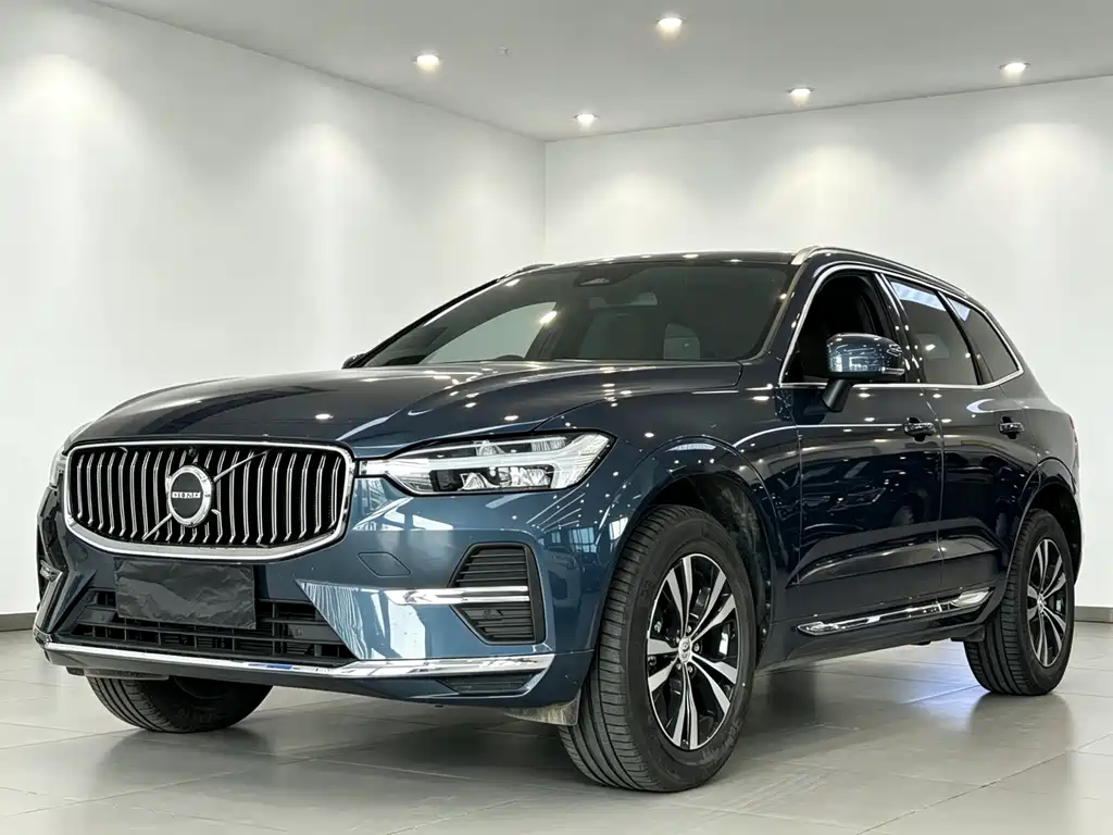 Volvo XC60 2024 B5 Luxury
