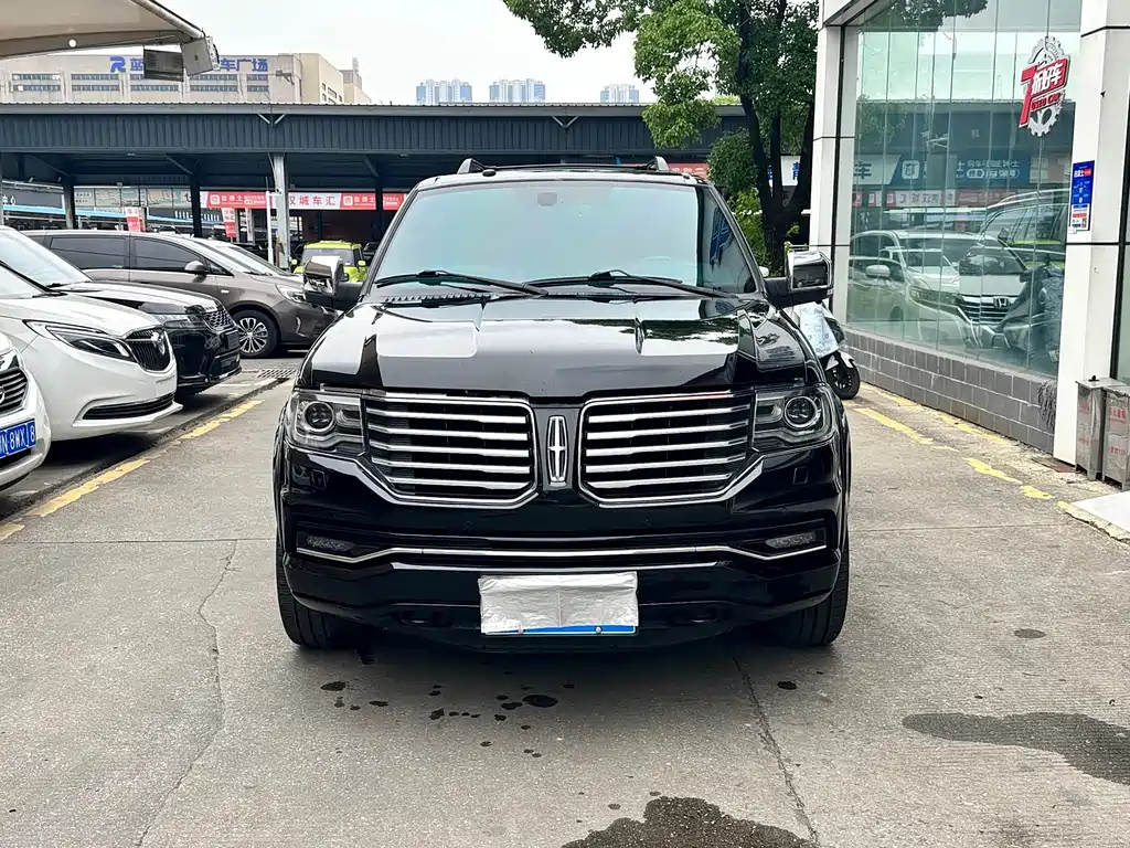 Lincoln Navigator — миниатюра 2