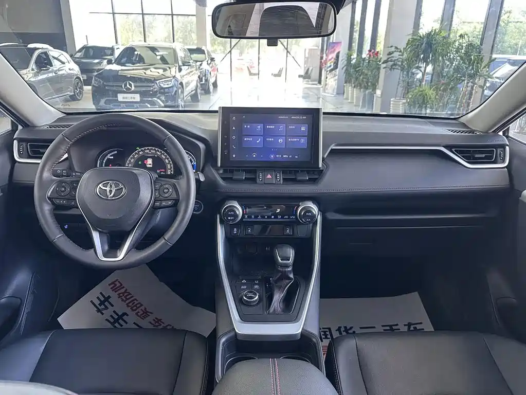 Toyota RAV4 Prime — миниатюра 10