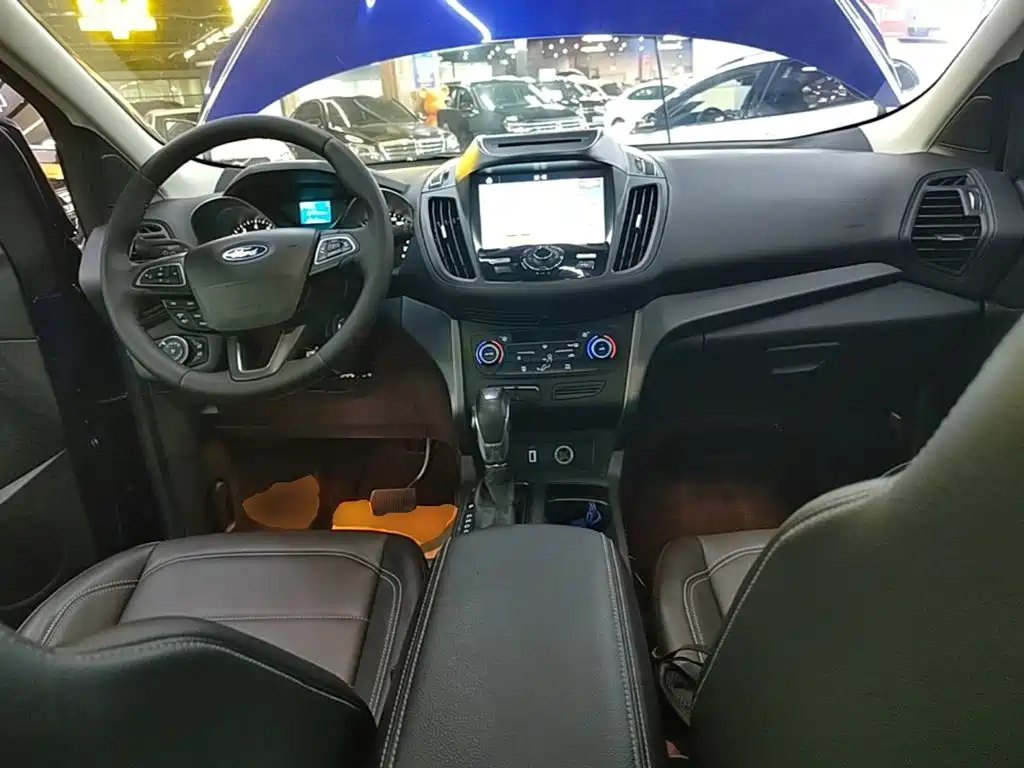 Ford Kuga — миниатюра 10