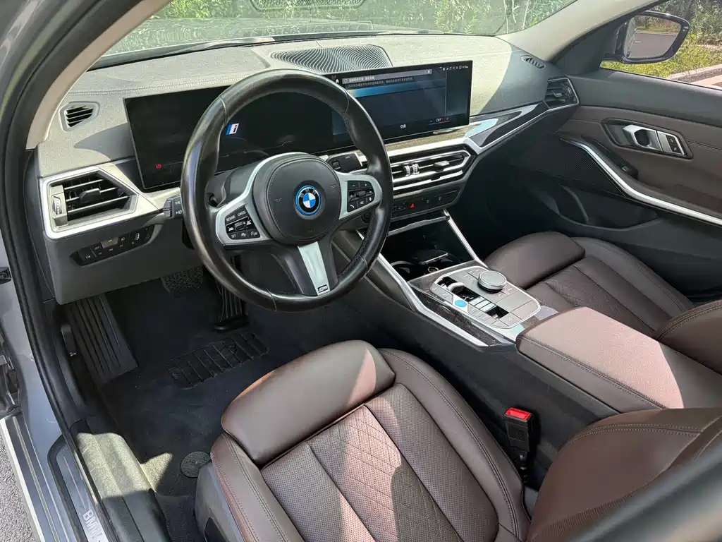 BMW i3 2022 eDrive 35 L
