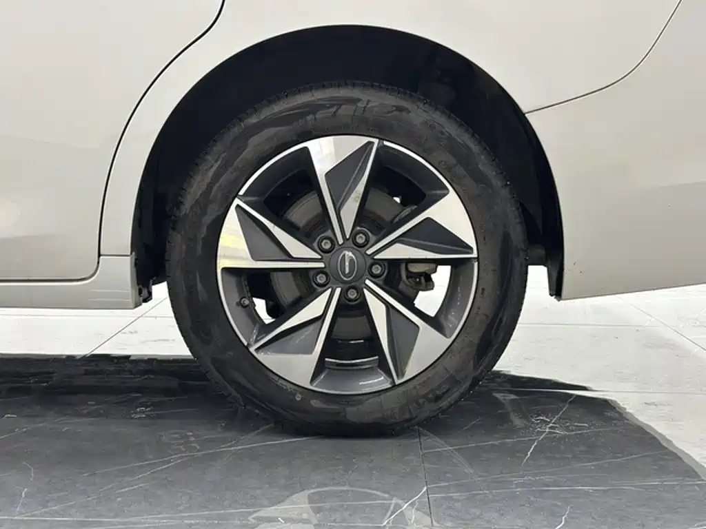 GAC Motor Trumpchi M6 — миниатюра 18