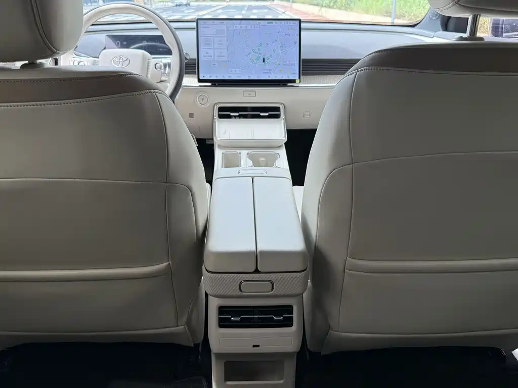Toyota bZ3X — миниатюра 3