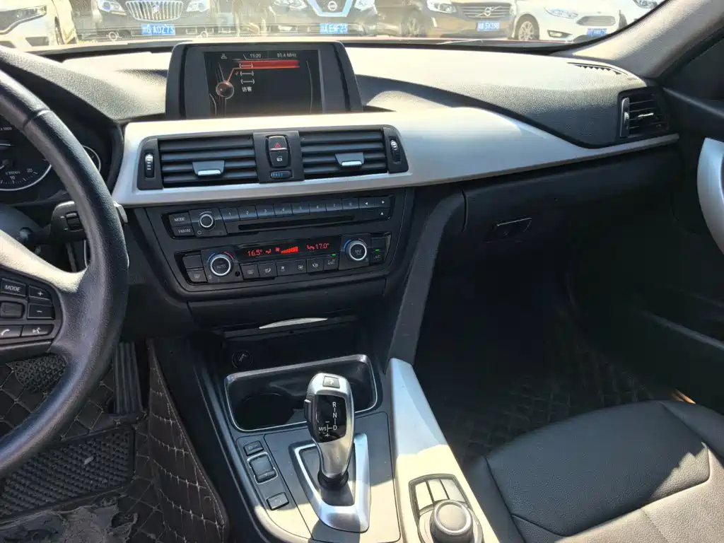 BMW 3 Series — миниатюра 12