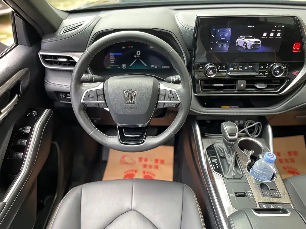 Toyota Crown Kluger — миниатюра 10