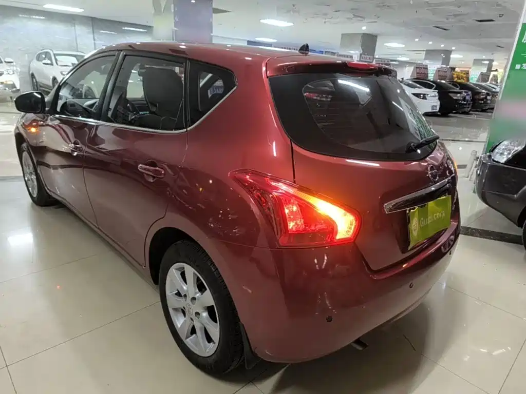 Nissan Tiida — миниатюра 5