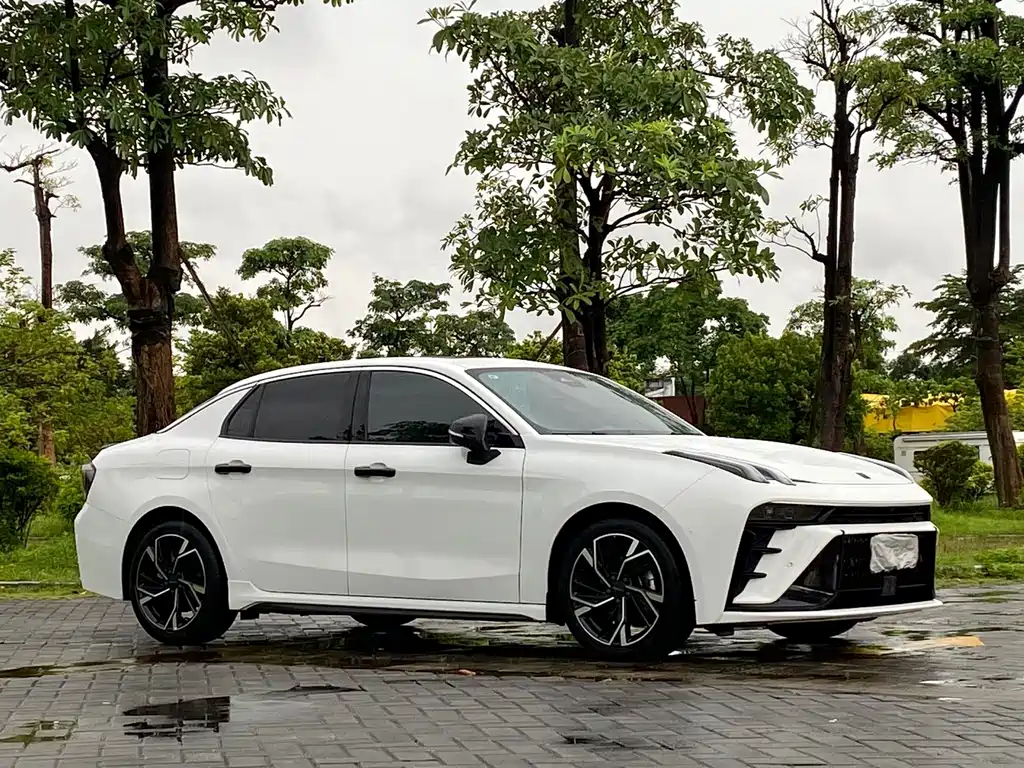 Lynk & Co 03 — миниатюра 3