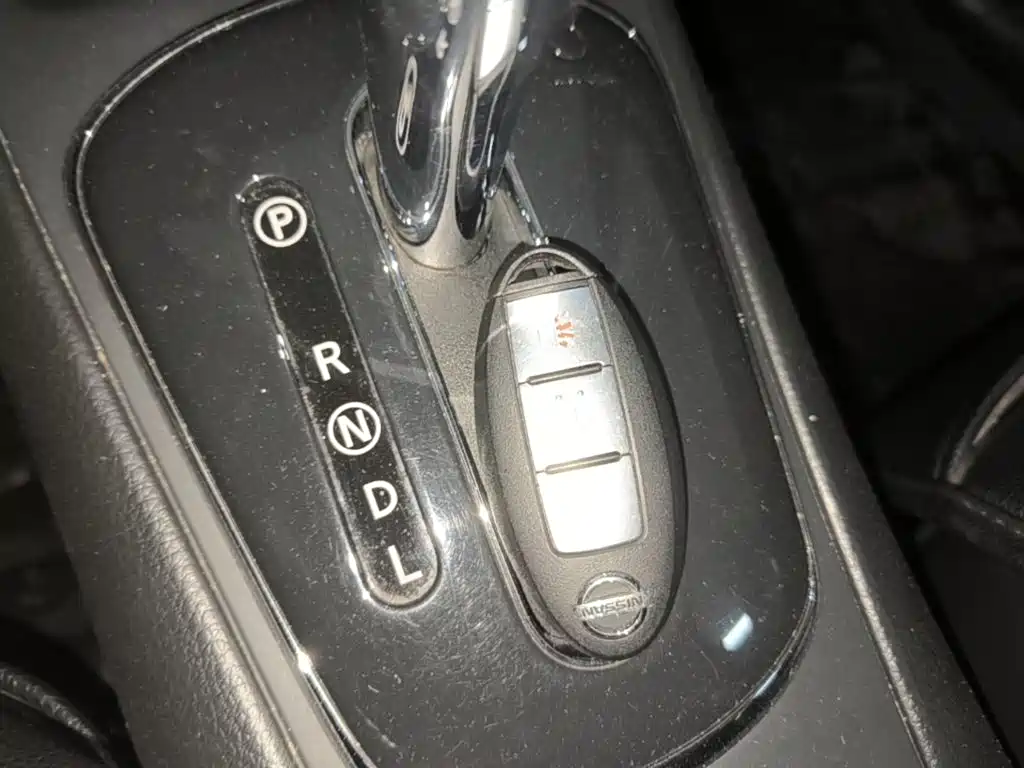 Nissan Tiida — миниатюра 9