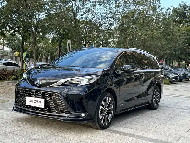 TOYOTA GREVIA 2023