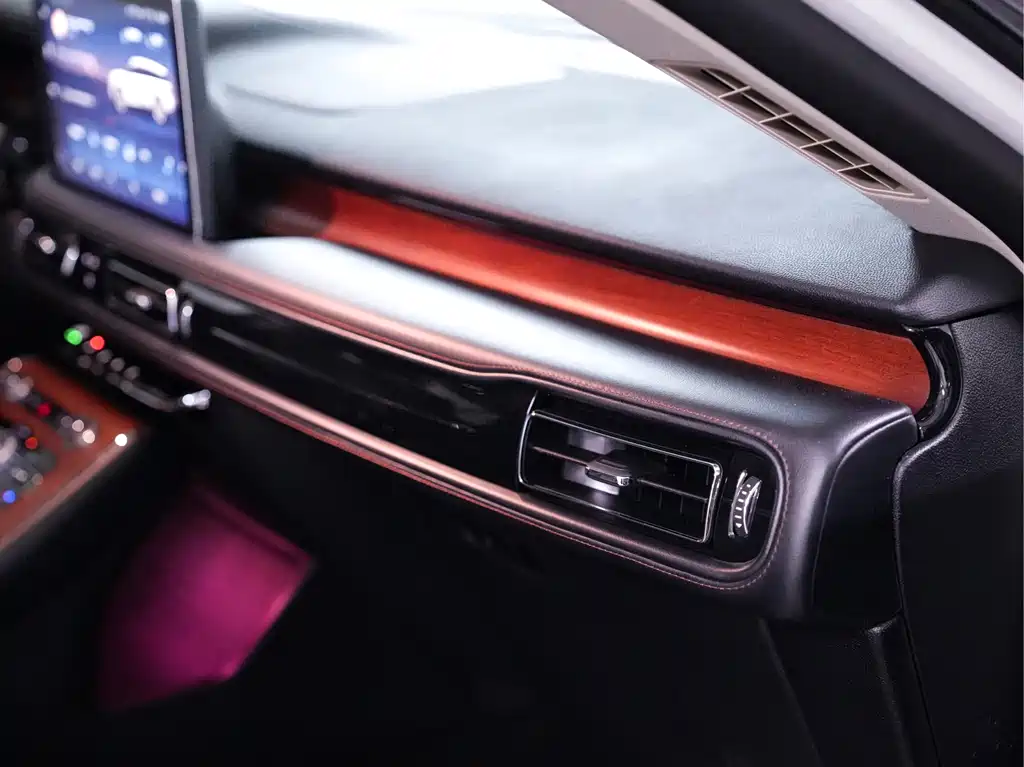Lincoln Aviator — миниатюра 19