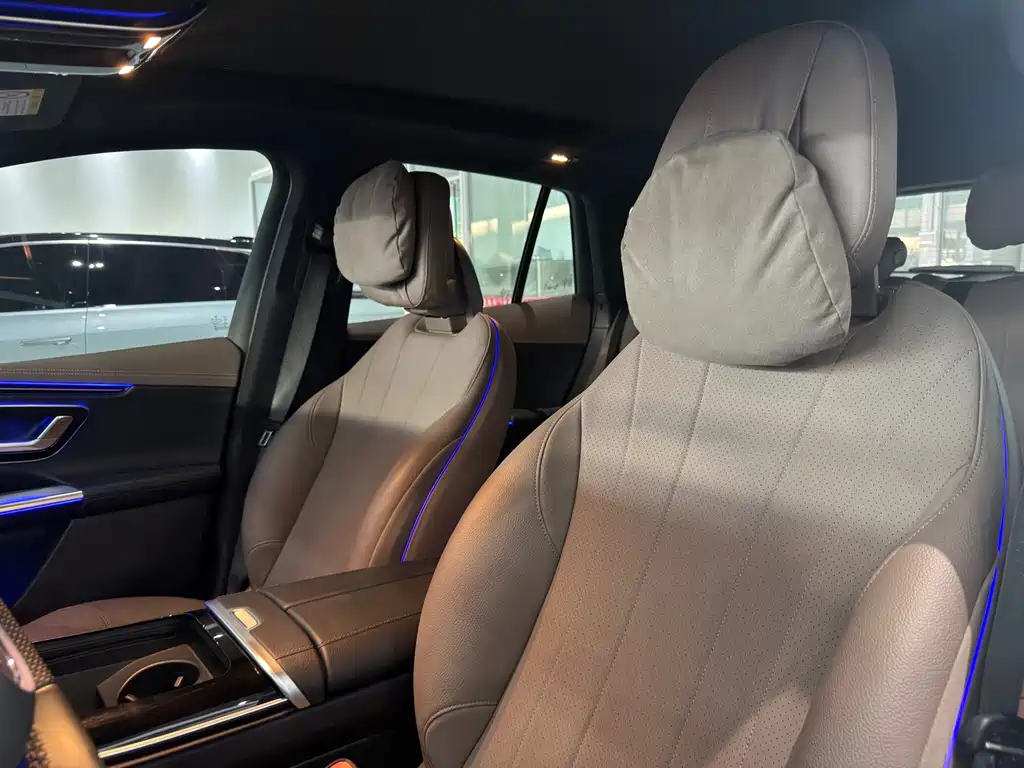 Mercedes-Benz EQE SUV — миниатюра 13