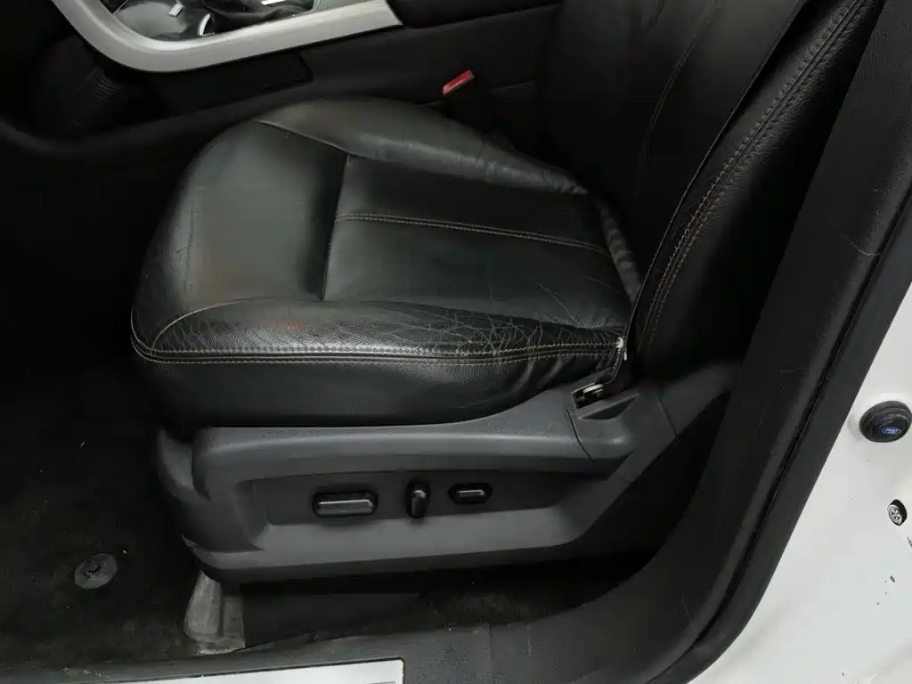 Ford Edge (Import) — миниатюра 20