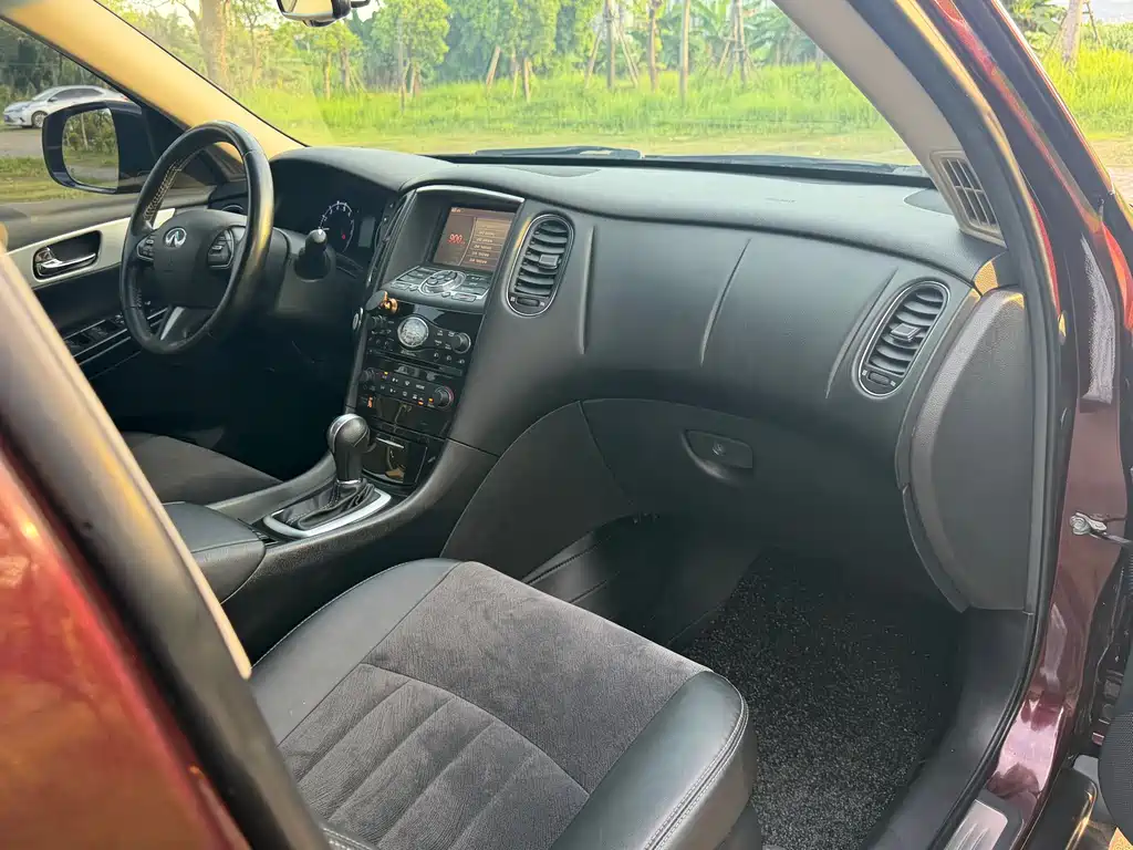 Infiniti QX50 2.5L Comfort Edition, фото 22