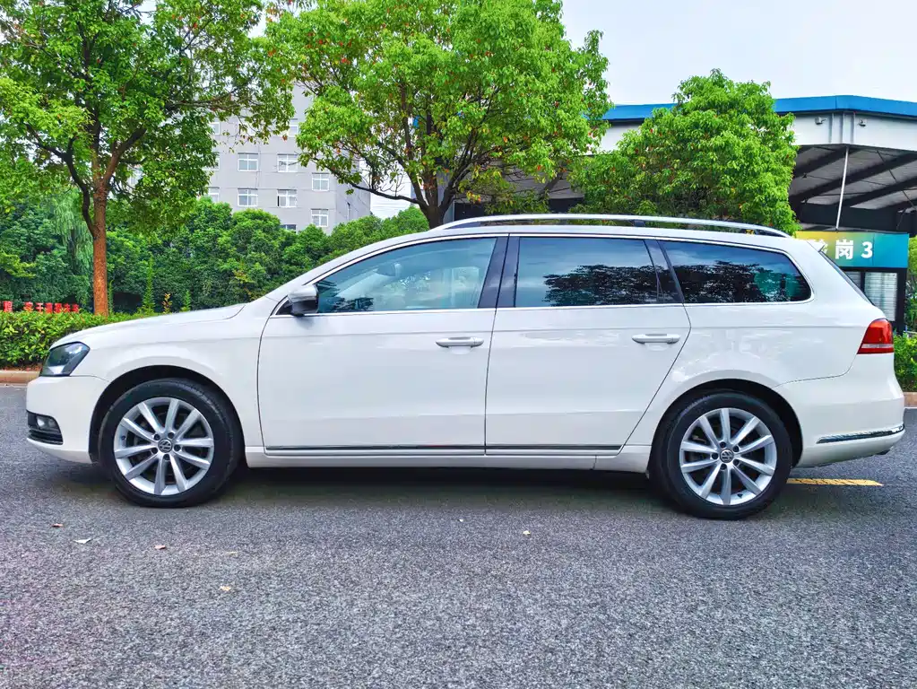 Volkswagen Magotan (Import) — миниатюра 4