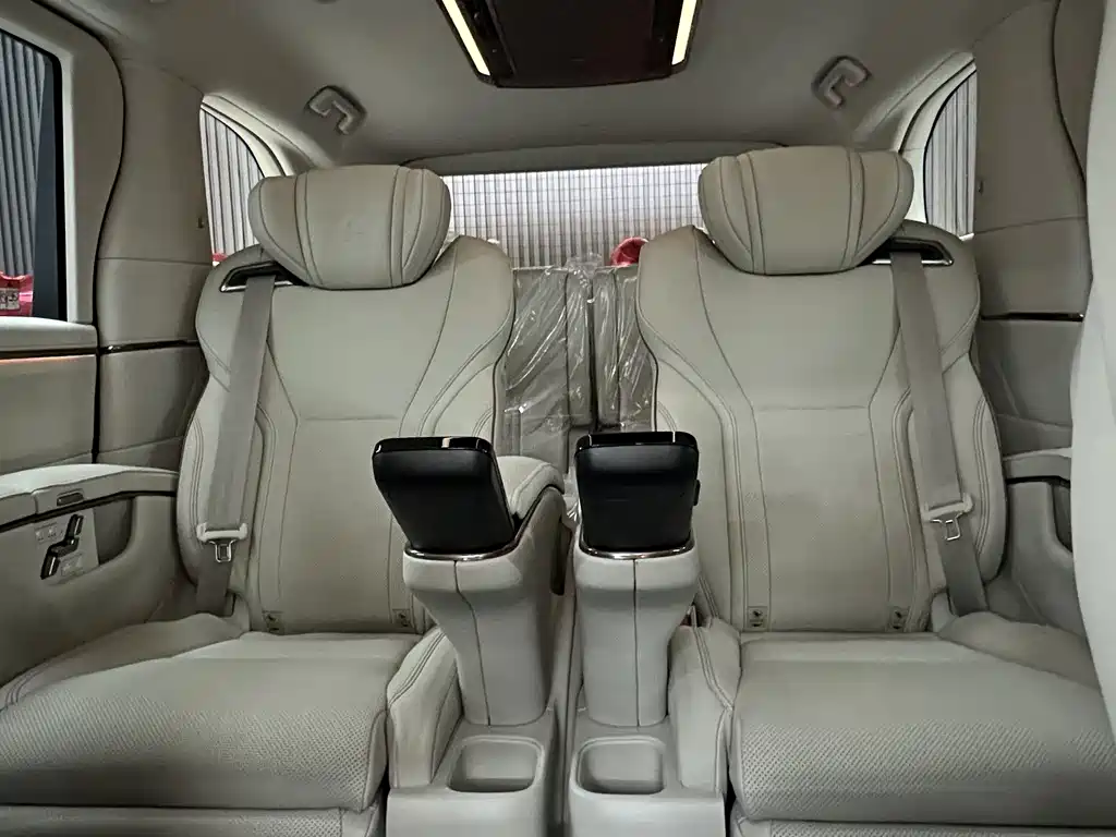 Lexus LM - фото 12
