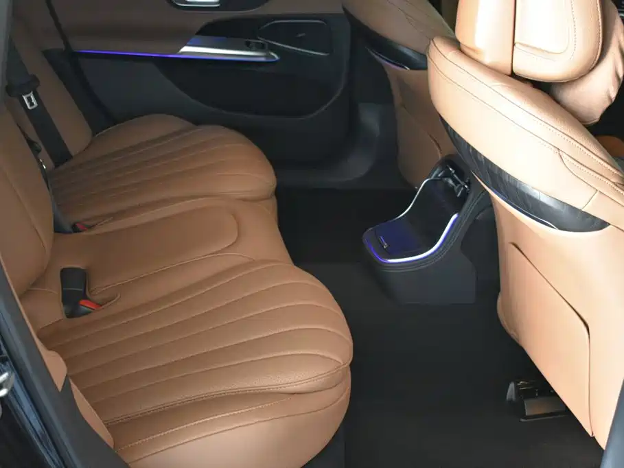 Mercedes-Benz E-Class — миниатюра 10