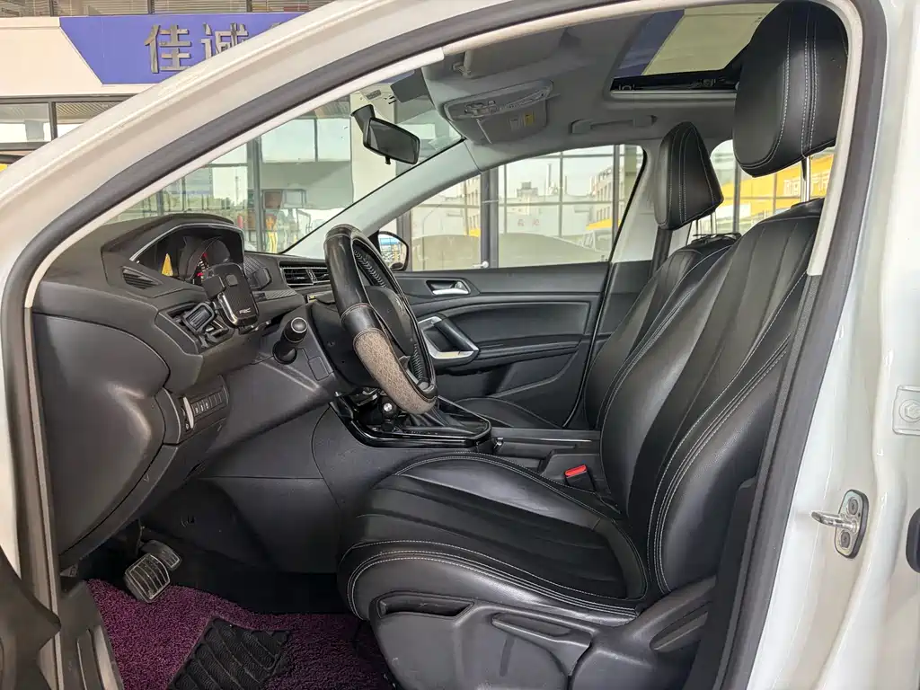 Peugeot 308 — миниатюра 8