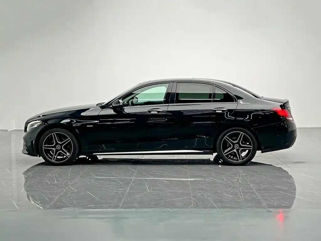 Mercedes-Benz C-Class — миниатюра 3