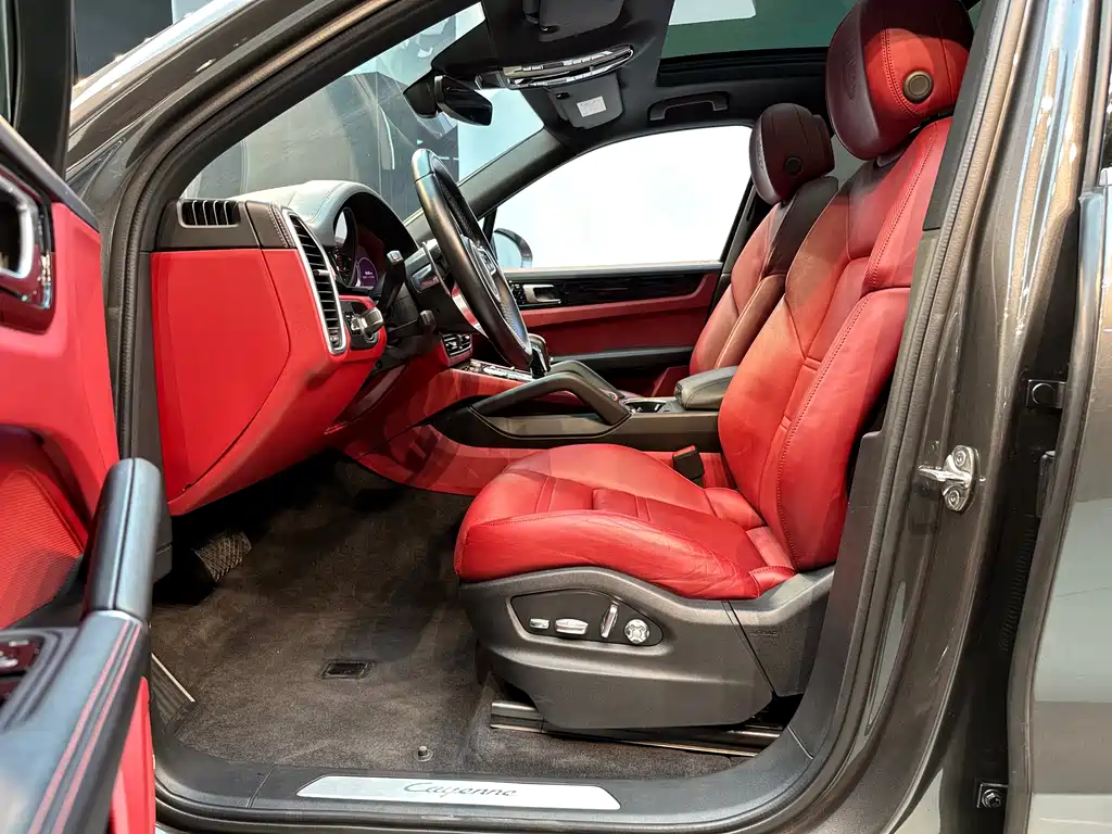 PORSCHE CAYENNE