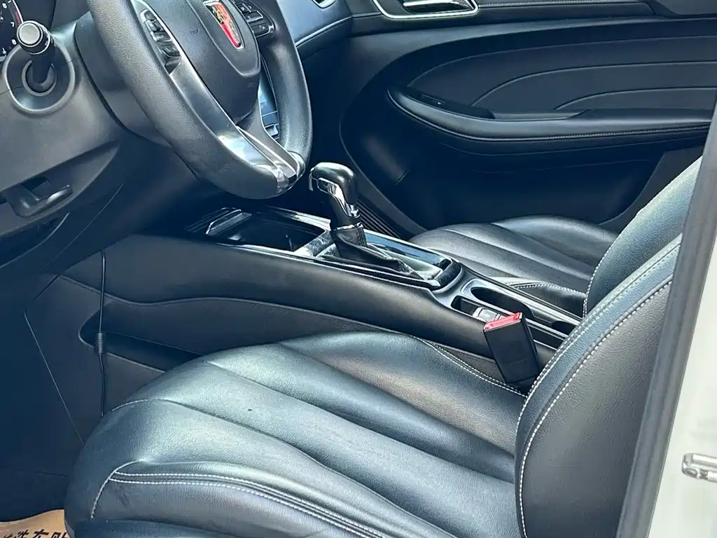 Roewe i5 2020 1.5L AT 4G Smart Drive