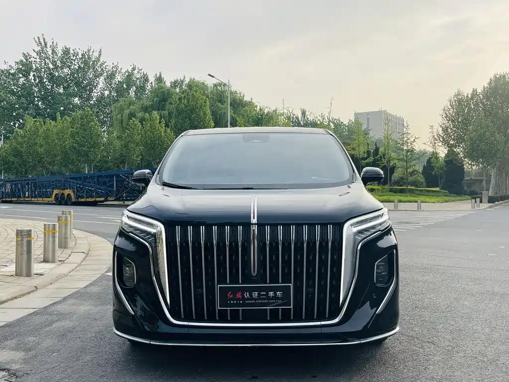 Hongqi HQ9 2023 2.0T