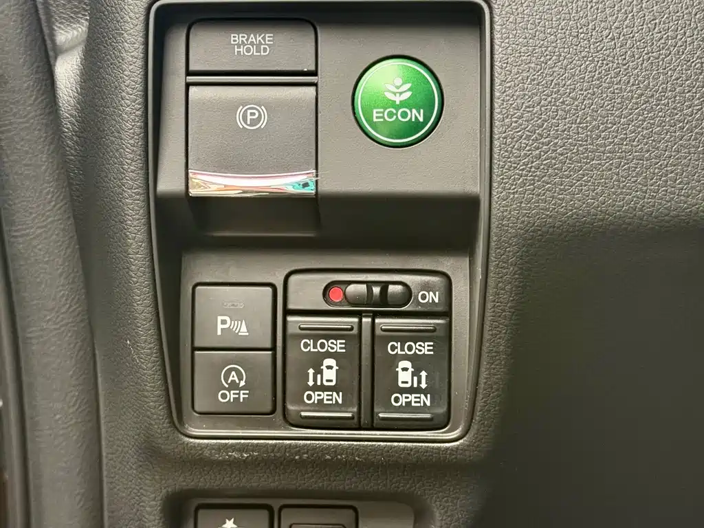 Honda Elysion — миниатюра 27