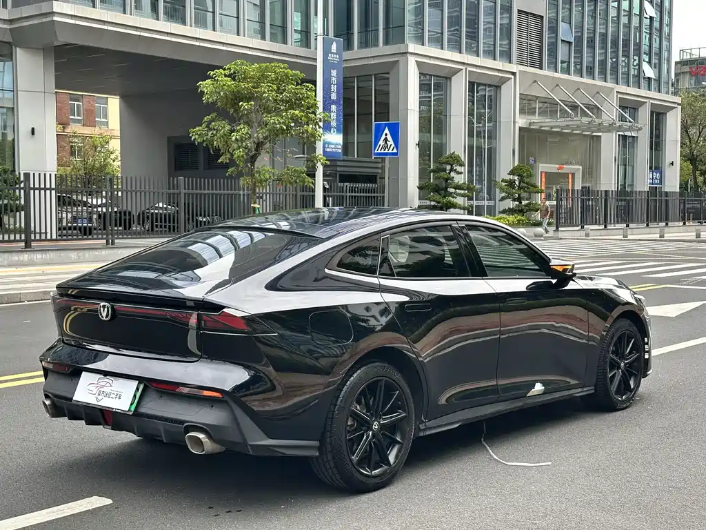 Changan UNI-V iDD — миниатюра 4