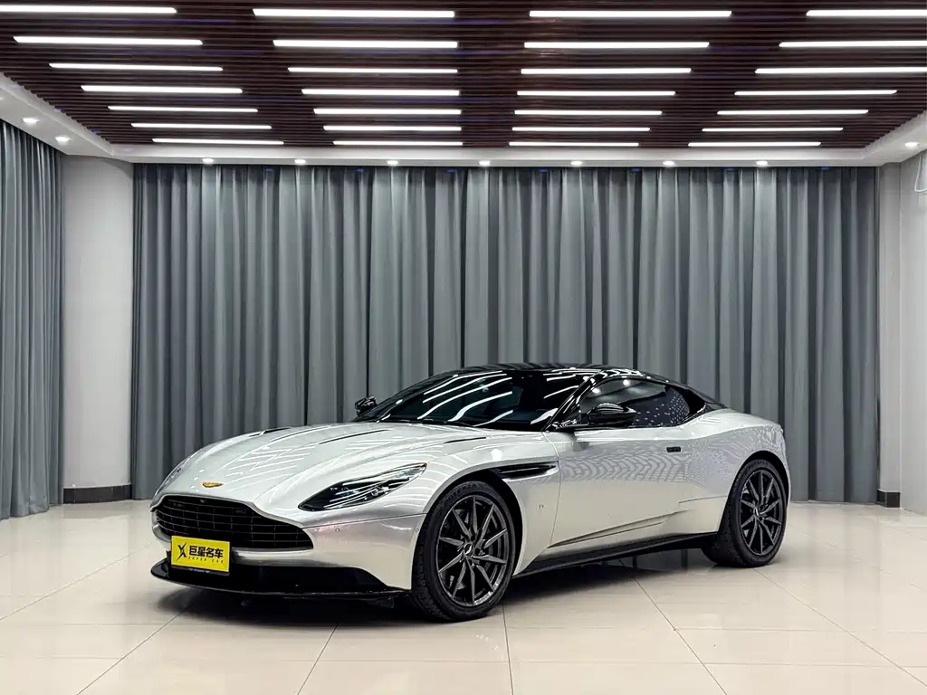 Aston Martin DB11 2017