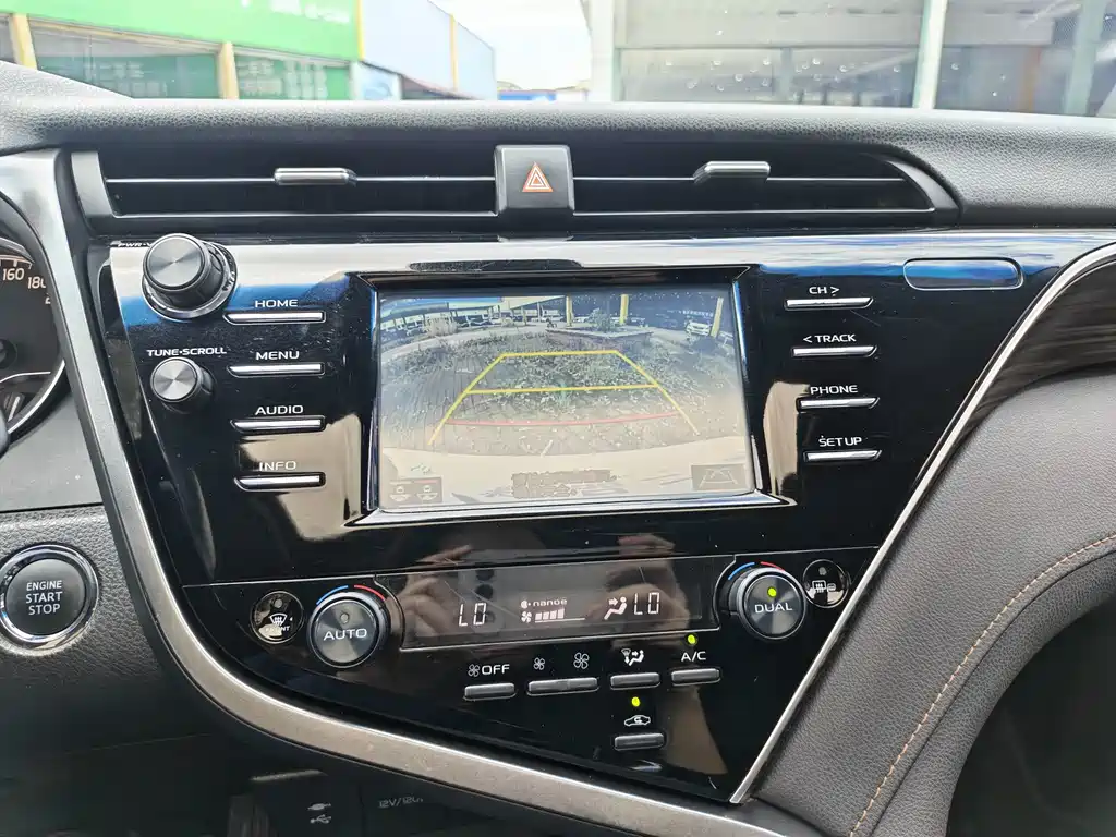Toyota Camry — миниатюра 13