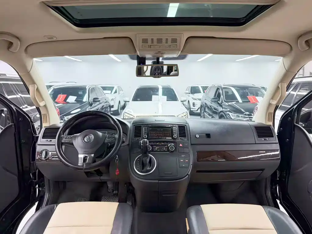 Volkswagen Multivan — миниатюра 9
