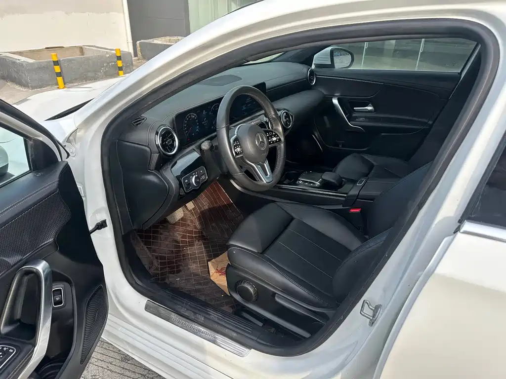 Mercedes-Benz A-Class — миниатюра 4