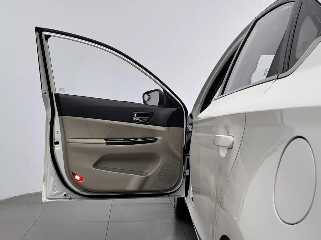 Changan Eado — миниатюра 8