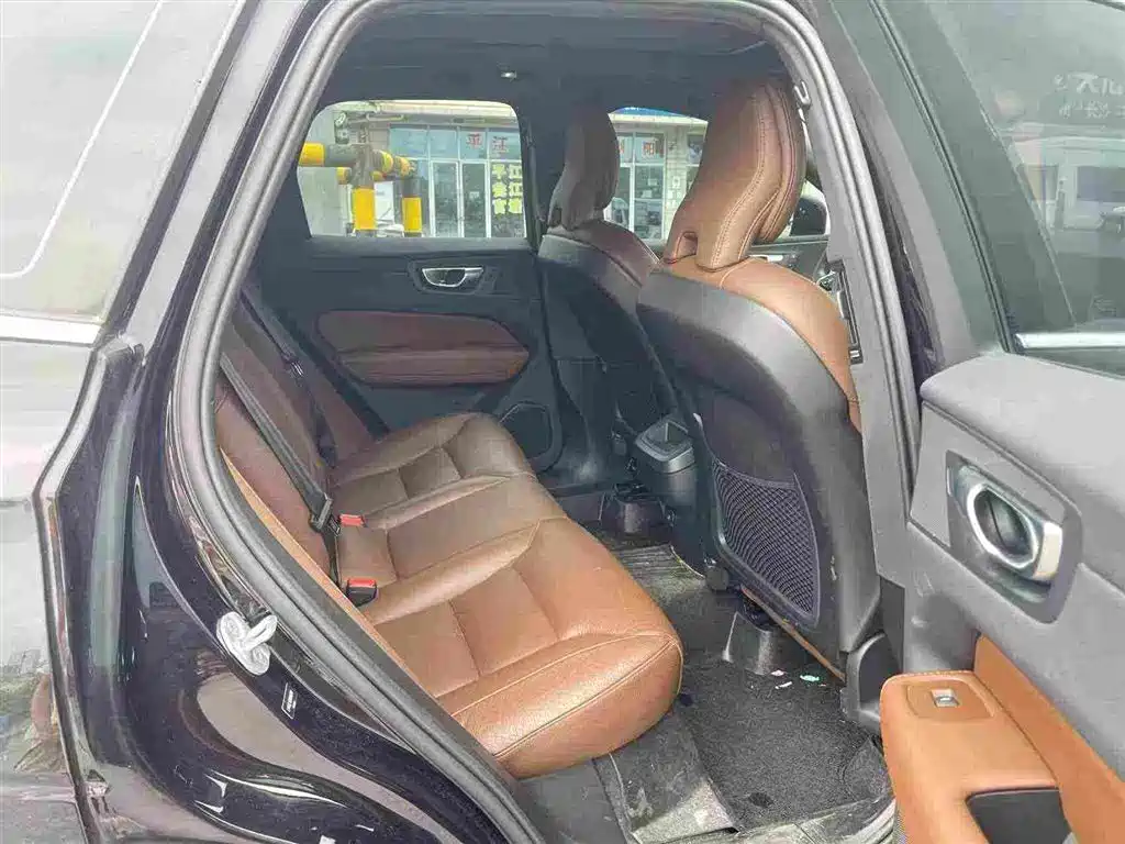 Volvo XC60 — миниатюра 6