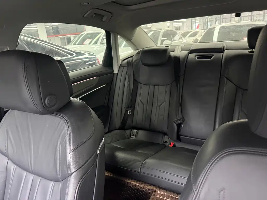 Audi A6L — миниатюра 10
