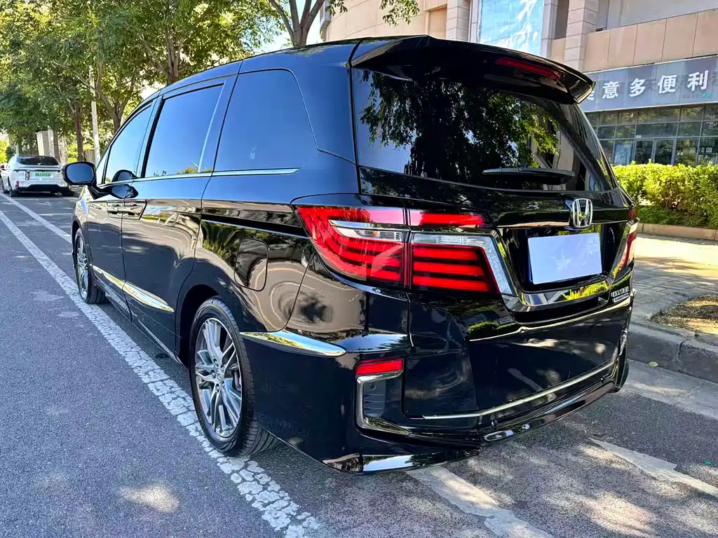 Honda Elysion — миниатюра 9
