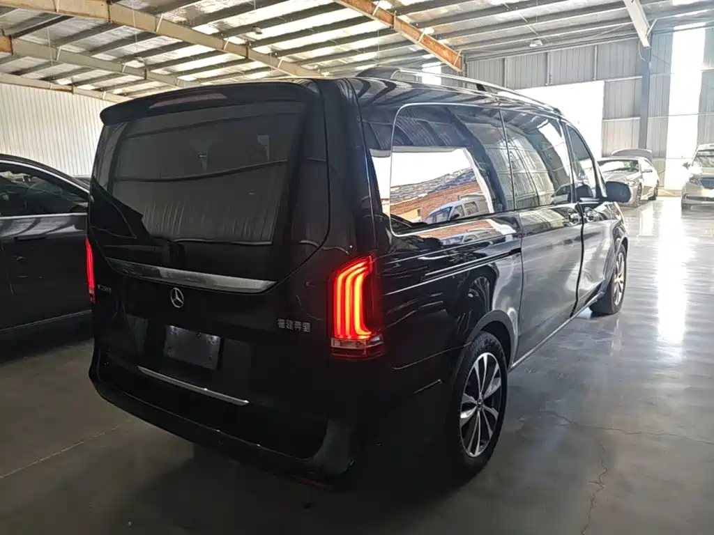 Mercedes-Benz V-Class — миниатюра 7