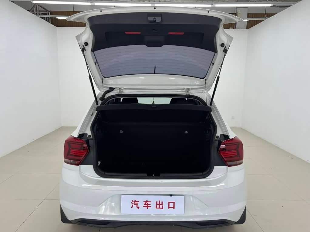 Volkswagen Polo 1.5 л 2023 г. Белый, пробег 21000 км