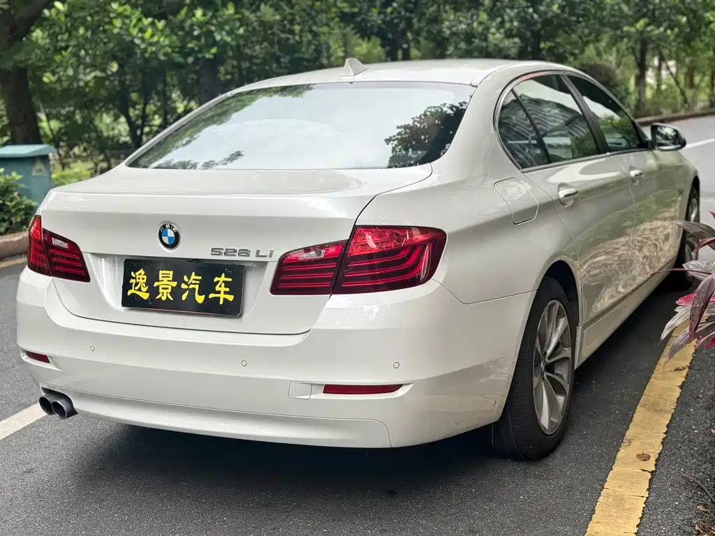 BMW 5 Series — миниатюра 20