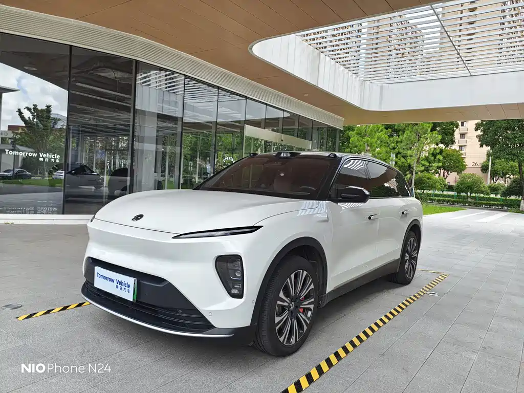 NIO ES8
